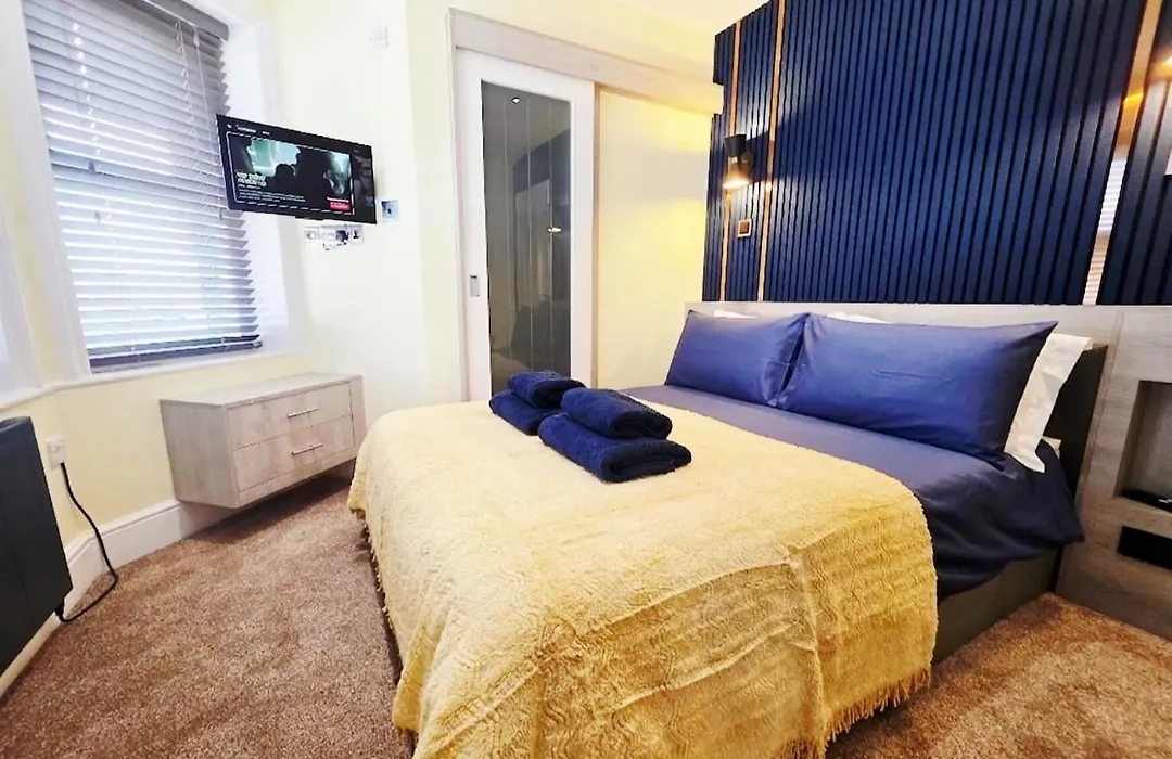 Bournemouth Luxury Apartment-1